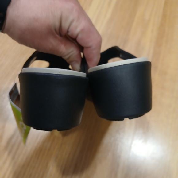 Crocs Sanrah Beaded Wedge Sandals Size 8 for Women - Picture 6 of 10